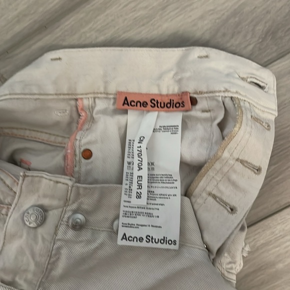 ACNE STUDIOS • HIGH RISE SHORTS - Picture 11 of 11